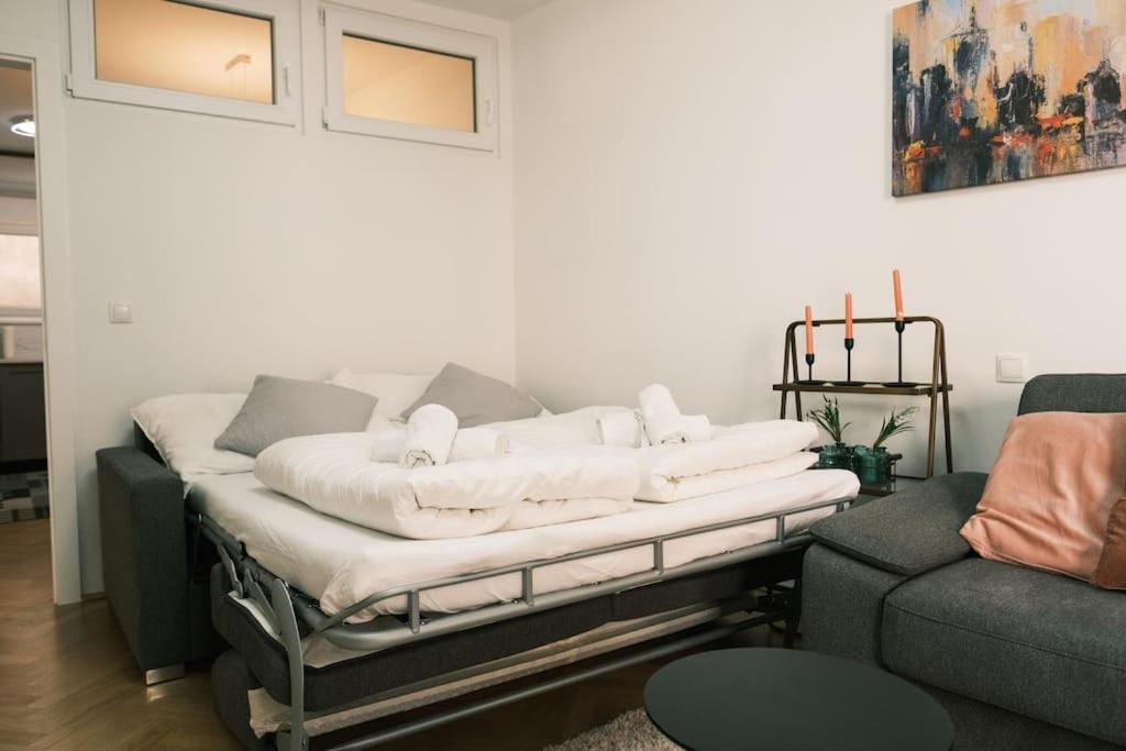 Pink Prater Apartment Wina Bagian luar foto